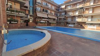 D�plex a Centre. Duplex cerca del mar