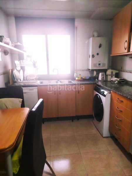 Foto cbe17008-910f-4711-949d-c7f841f1e82d. Planta baixa amb calefacció aparcament a Calella