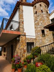 Chalet in Urbanitzacions. Casa grande en un entorno natural y tranquilo