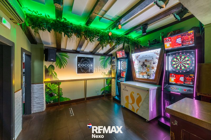 Foto bd2d2c83-3569-4703-9dae-f714d2a02a93. Edificio  + bar en Medina del Campo