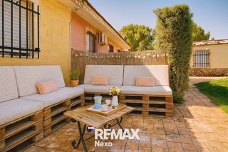 Chalet in Santibáñez de Valcorba. Excelente oportunidad en santibáñez de valcorbam con enorme parc