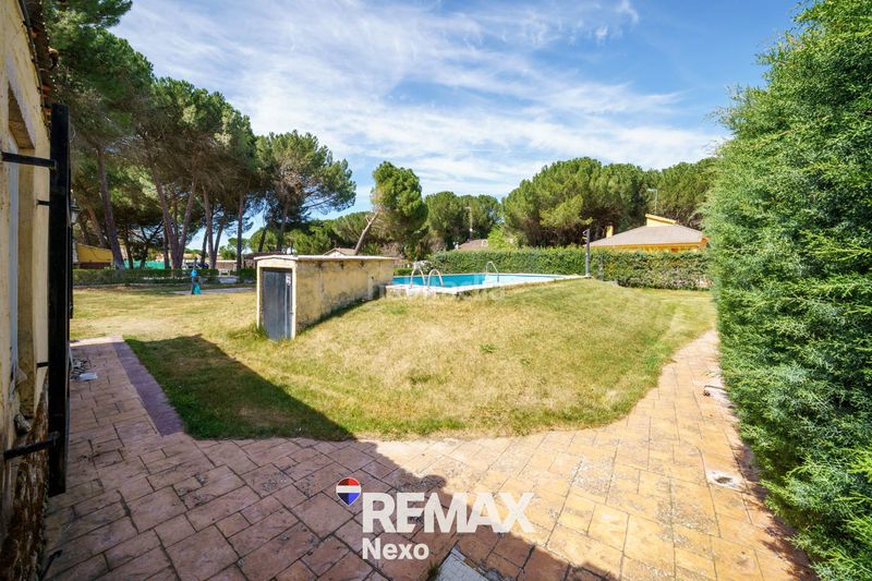 Foto a41f0933-91a2-4fab-802e-d3a2b7d25d4e. Xalet amb calefacció aparcament piscina a Santibáñez de Valcorba