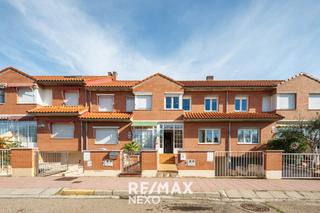 Maison jumelée  Avenida ronda. Ofrecemos en venta esta vivienda en laguna de duero.
