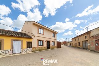 Maison jumelée  Calle benavente. Luminosa vivienda en san agustín del pozo (zamora)