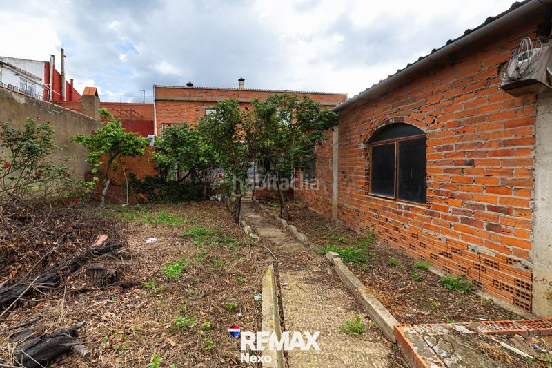 Foto 6d40577e-0c03-416b-8243-642e04fc07e1. Casa adossada amb aparcament a Benavente