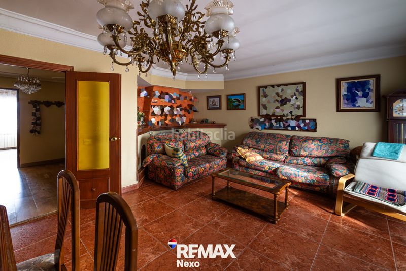 Foto a85f12f7-46a0-4f7a-9de9-e0e2d3395c73. Casa adossada amb aparcament a Benavente