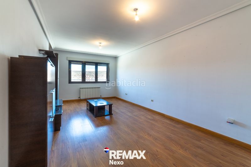 Foto 29a77387-c2e1-4dbe-8723-f10a2a2fc476. Casa adossada amb aparcament a Roda de Eresma