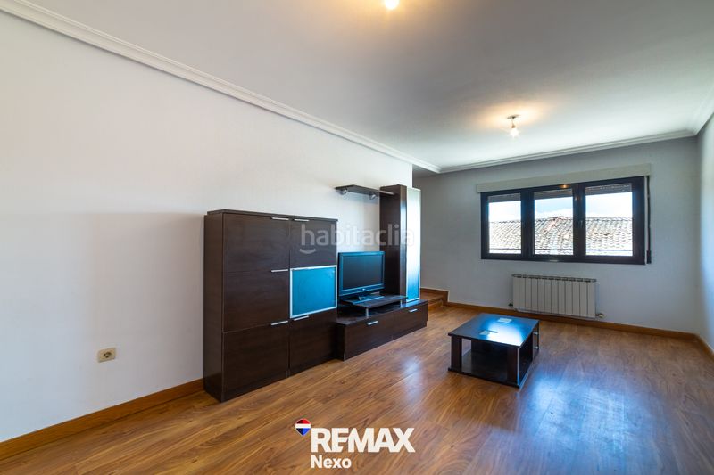 Foto c32b513b-3dab-497b-90ca-b2b1cdbd8825. Casa adossada amb aparcament a Roda de Eresma