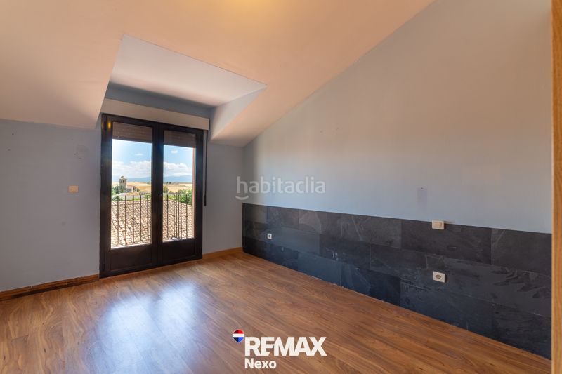 Foto c513cad0-25fd-45b2-8e96-51900986a64a. Casa adossada amb aparcament a Roda de Eresma