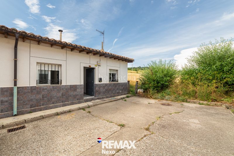 Foto 163e87fa-9a1c-407c-98fa-b2d9d42ce43f. Casa aparellada amb calefacció a Guardo