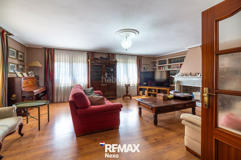 Foto 0c561c30-de04-426c-a6da-d0b8c72d8da4. Chalet with fireplace heating parking pool in Renedo de Esgueva