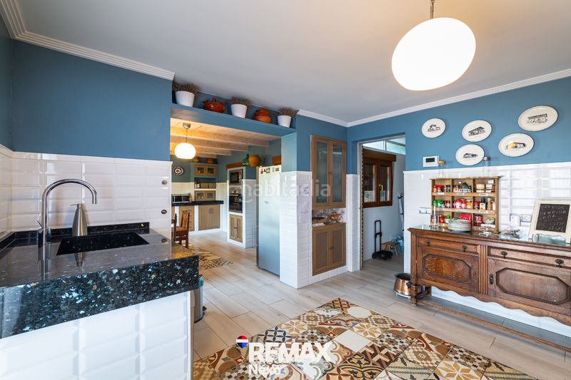 Foto 0e6df281-07ce-4a75-95ce-0991a46e413e. Chalet with fireplace heating parking pool in Renedo de Esgueva