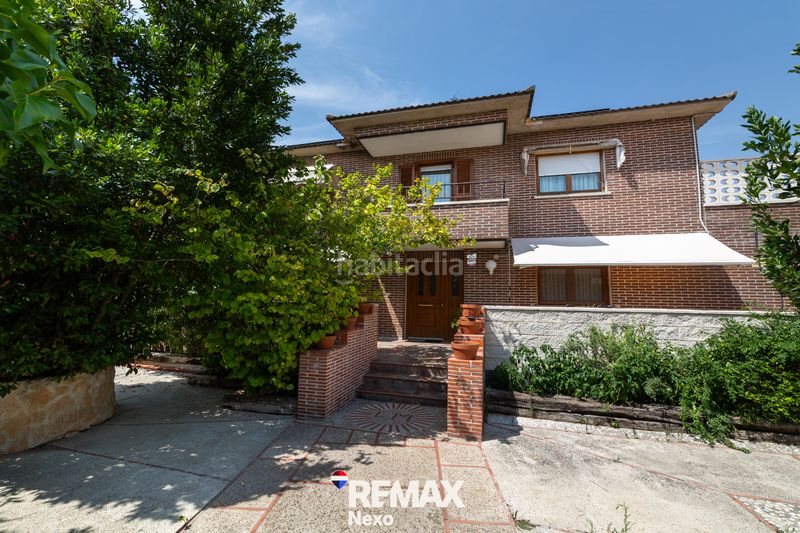 Foto 26dae7d3-fa4b-4288-9363-a7c16e0a7c0e. Chalet with fireplace heating parking pool in Renedo de Esgueva