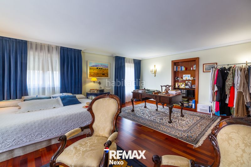Foto 38a4a462-8b7d-4a9b-9330-e935c28ac7e6. Chalet with fireplace heating parking pool in Renedo de Esgueva