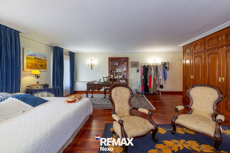 Foto 3c1fe00a-3859-4e9c-a3b4-1fb597812114. Chalet with fireplace heating parking pool in Renedo de Esgueva