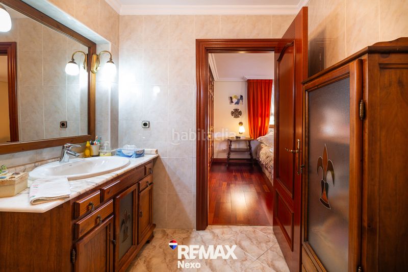 Foto 43dabb1a-f9e6-4191-bce1-b691ed131f04. Chalet with fireplace heating parking pool in Renedo de Esgueva