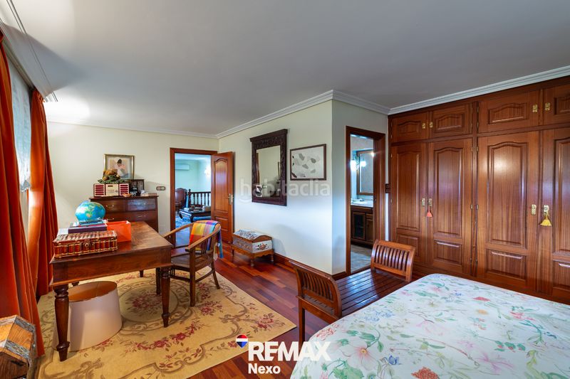 Foto 4a6fc0a6-7258-4de5-a3ef-aa49af932151. Chalet with fireplace heating parking pool in Renedo de Esgueva