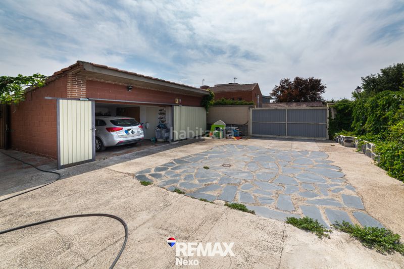 Foto 626eb620-a6fe-445d-8e2a-2d4d651c34ac. Chalet with fireplace heating parking pool in Renedo de Esgueva