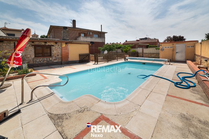 Foto 689be47d-27f4-44d4-a0f3-ac264bbeb610. Chalet with fireplace heating parking pool in Renedo de Esgueva