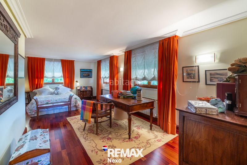 Foto 791ea613-7171-4f17-9fa9-8701f69856a8. Chalet with fireplace heating parking pool in Renedo de Esgueva