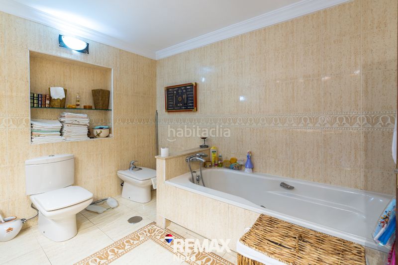 Foto 85769f77-4968-4c65-8bd6-0a4bc73c70e0. Chalet with fireplace heating parking pool in Renedo de Esgueva