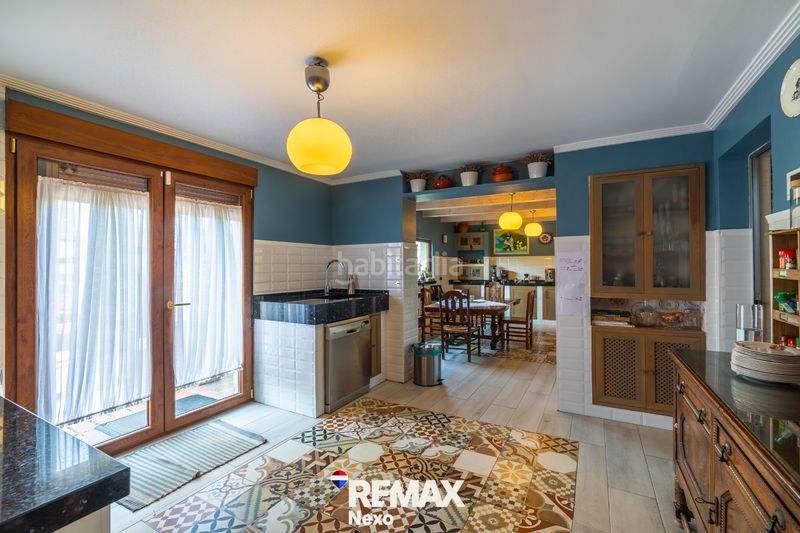 Foto 94256c10-777d-4409-9adf-b3e6a30b0215. Chalet with fireplace heating parking pool in Renedo de Esgueva