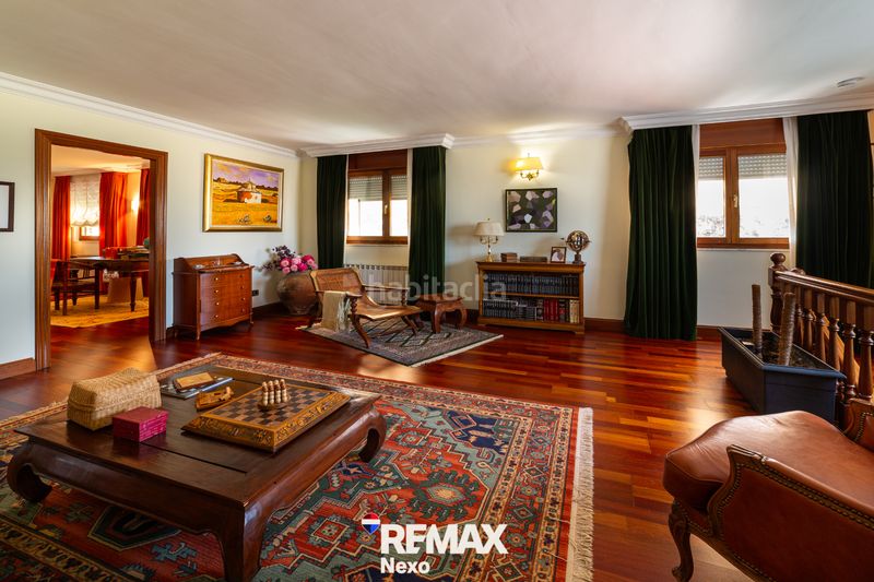 Foto 9838ec28-96c0-40be-a3c3-674882ca51da. Chalet with fireplace heating parking pool in Renedo de Esgueva