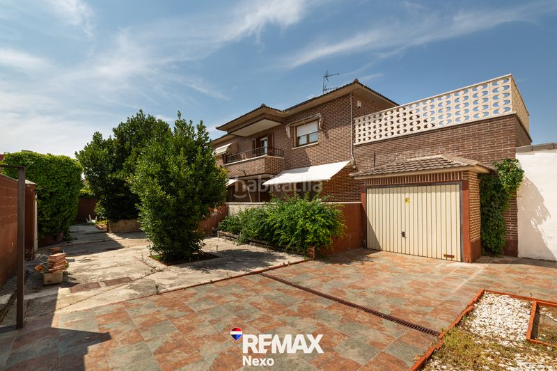 Foto b1ff0555-3686-4b07-8fd2-a36a9899ecc4. Chalet with fireplace heating parking pool in Renedo de Esgueva