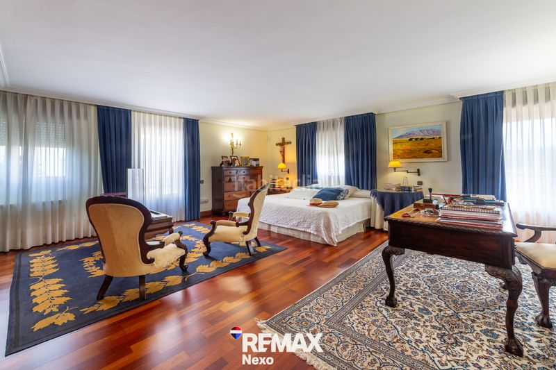 Foto dc932af8-dfd8-4990-8d1d-c0742e076aed. Chalet with fireplace heating parking pool in Renedo de Esgueva