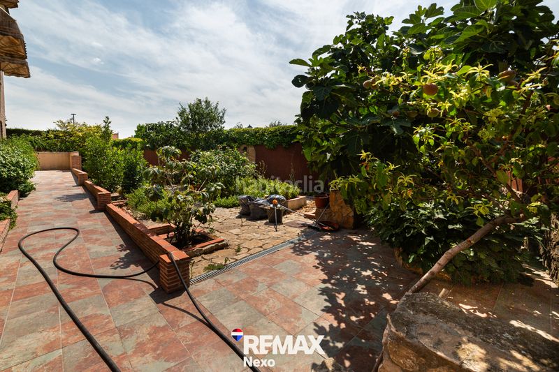 Foto f1b64d61-a7ff-4985-8d48-a6af01c894f9. Chalet with fireplace heating parking pool in Renedo de Esgueva