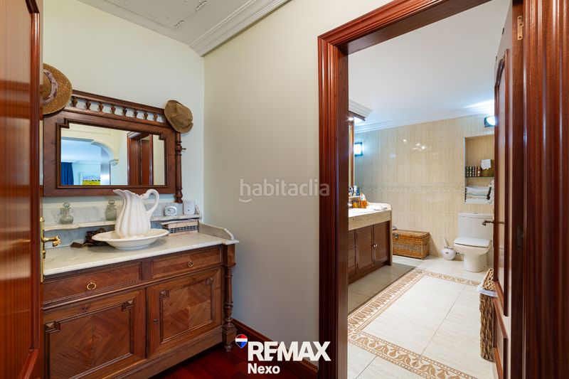 Foto fa05d922-d10b-4343-a12a-bfd56d4502a2. Chalet with fireplace heating parking pool in Renedo de Esgueva