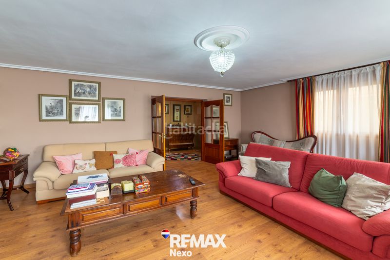 Foto fb6a0ca9-6a66-4bfa-9596-168fbf118d6d. Chalet with fireplace heating parking pool in Renedo de Esgueva