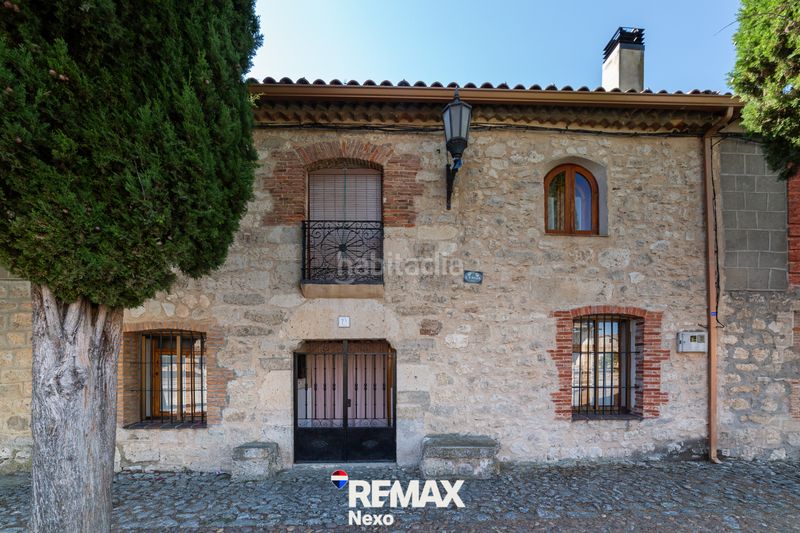 Foto 3083b065-8c55-457c-8ca1-13723f528f8a. Casa adossada amb xemeneia calefacció aparcament a Wamba
