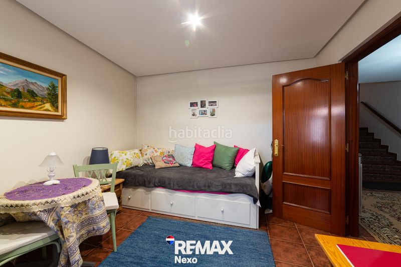 Foto 712d8792-9137-4810-ab4b-cbcef9ef0122. Casa adossada amb xemeneia calefacció aparcament a Wamba