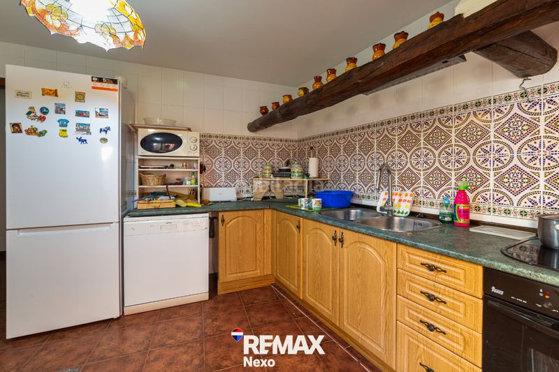 Foto b9ecd938-b065-4538-ac78-f7b8a9b5dcfe. Casa adossada amb xemeneia calefacció aparcament a Wamba