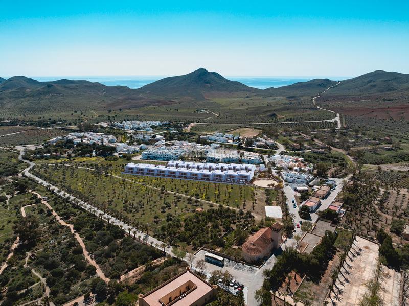 Foto e5e9b4df-0c42-4945-b93a-9e19a57b9beb. Promoción RESIDENCIAL MINAS DE ORO. RODALQUILAR en Níjar. Edificio viviendas de obra nueva