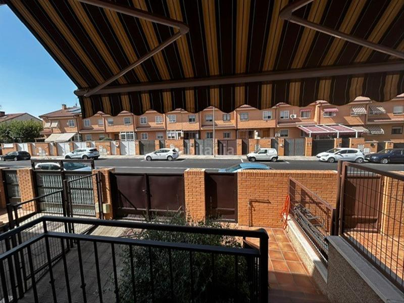 Foto 538bd50e-2240-4f8b-bdea-c0cfcd1d96a9. Reihenhaus mit heizung parking in Altos del Olivar-El Caracol Valdemoro