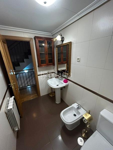 Foto 6b67ed2a-6f8b-4c6e-83e6-a58095d20516. Reihenhaus mit heizung parking in Altos del Olivar-El Caracol Valdemoro