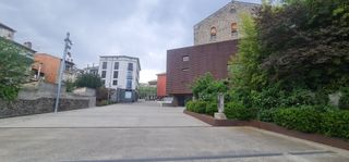 Lloguer Local Comercial a Carrer sant ferriol 17. Local-nau emblematic  al centre de olot