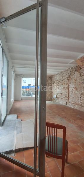 Foto 5246c6cc-7a0f-4310-927b-a110d7005e11. Lloguer local comercial a carrer del roser 1 a Torroella de Montgrí