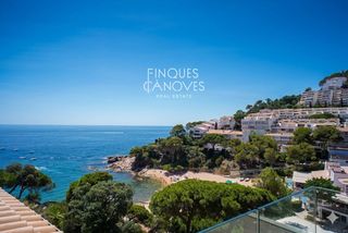 Dúplex  Ev vaurien-salions. Exclusivo dúplex familiar a primera línea de mar en cala salions