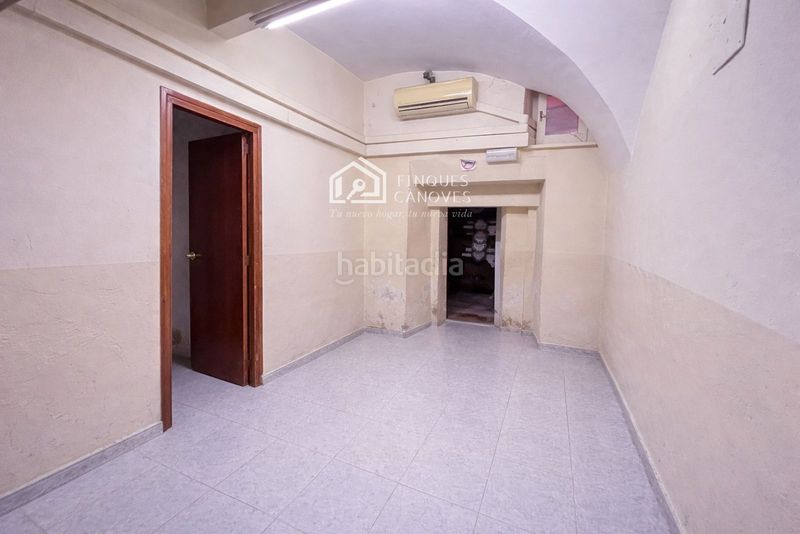 Foto 8df97ab1-6ed6-45b8-9cff-c7cabf434f30. Local comercial a Banyoles