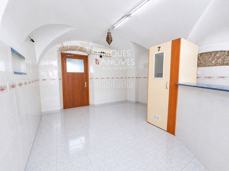 Foto d0747263-2d74-48ee-b667-c36607a5f0db. Local comercial a Banyoles