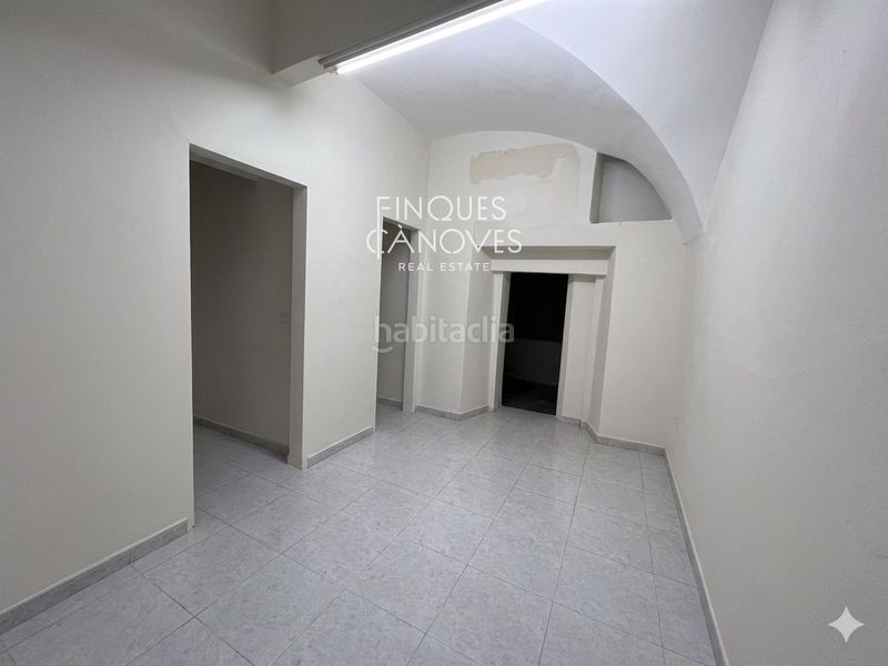 Foto df8d1242-db27-4adb-8e12-931ee8580c3c. Local comercial a Banyoles
