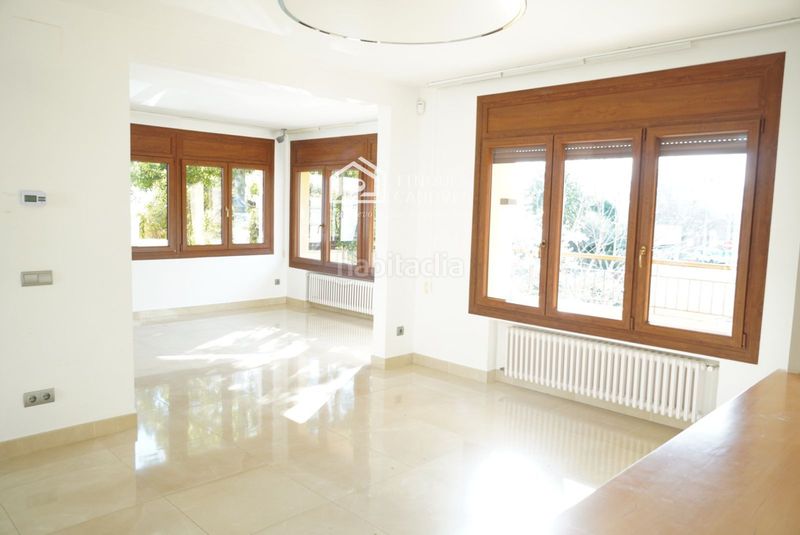 Foto 17ba2f20-4c74-4d26-bcf4-8336887325bb. Casa amb calefacció aparcament a Banyoles