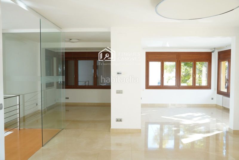 Foto 494b2b53-cadd-410e-aba4-e9d42e497736. Casa amb calefacció aparcament a Banyoles