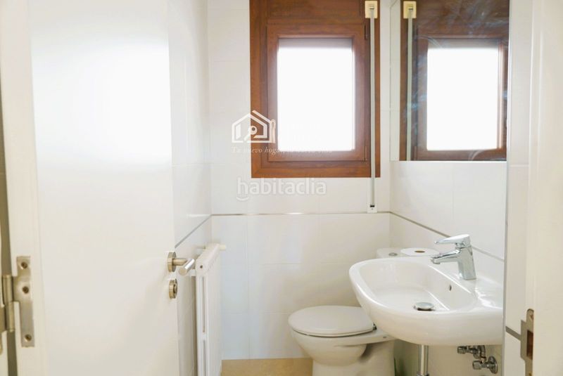 Foto 4ba547b4-927d-4e1c-8ac6-f1247c1f09c5. Casa amb calefacció aparcament a Banyoles