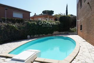 Casa adossada  Manel carrasco i formiguera. Exclusiva casa de lujo en  montju�c con  vistas al  pirineo