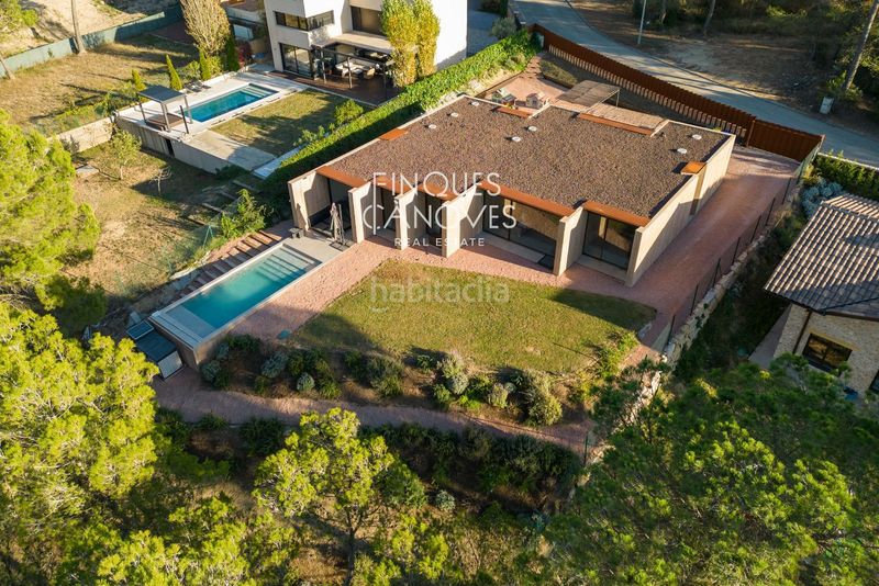 Foto f17dbc84-2538-4e51-b16d-81fefbad55e2. Casa adossada amb calefacció piscina a Sant Julià de Ramis