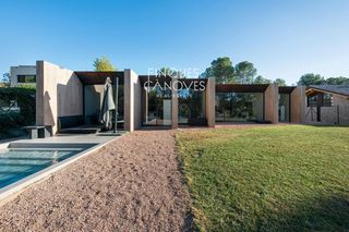 Reihenhaus  Morbey. Exclusiu habitatge de disseny en plena natura a sant juli� de ra